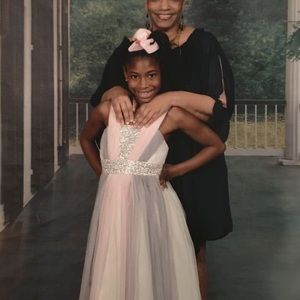 Meet your Posher, Dina